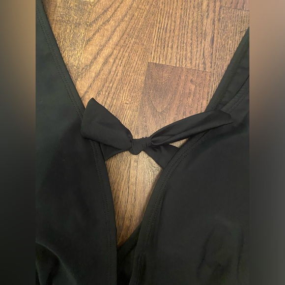 Marina West one-piece black ruffle sleeve swimsuit size S - Picture 6 of 8